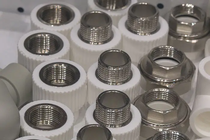 plastic-injection-molding-services-insert-molding
